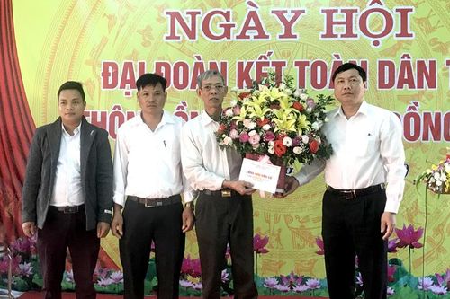 Lãnh đạo tỉnh dự Ngày hội Đại đoàn kết xã Đồng Quý
