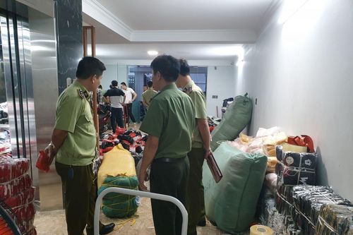 Liên tiếp phát hiện, triệt phá nhiều kho hàng giả, hàng lậu tại Quảng Ninh