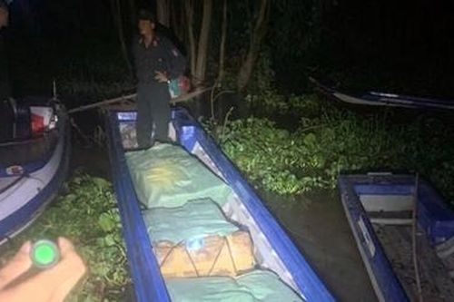 Thu giữ gần 20.000 khẩu trang y tế không rõ nguồn gốc