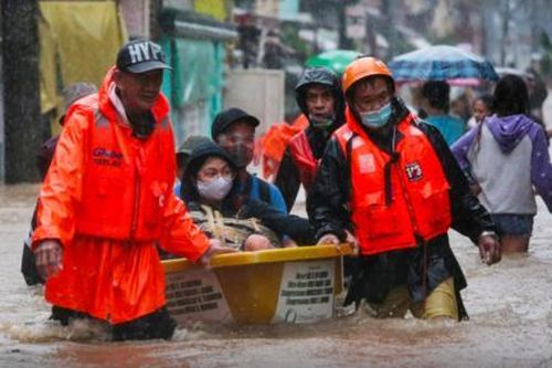 Bão Vamco làm tê liệt thủ đô Philippines, đã có người chết