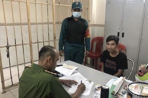 Công an tuần tra ở trung tâm TPHCM, bắt người đàn ông tàng trữ heroin
