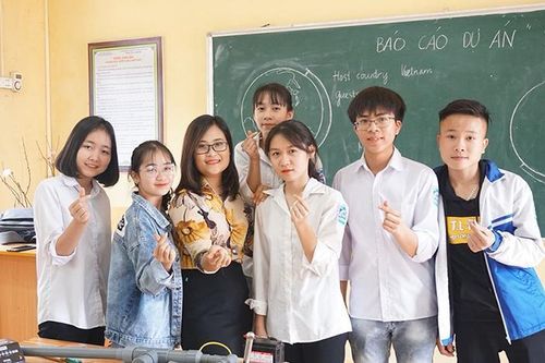 Cô giáo Việt đầu tiên lọt top 10 giáo viên toàn cầu và lớp học xuyên biên giới