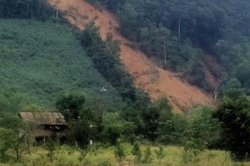 Quảng Trị: Nhiều tiếng nổ lớn phát ra từ núi, nhà cửa rung lắc, người dân lo lắng