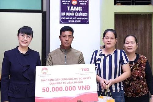Mái ấm cho cặp vợ chồng nghèo