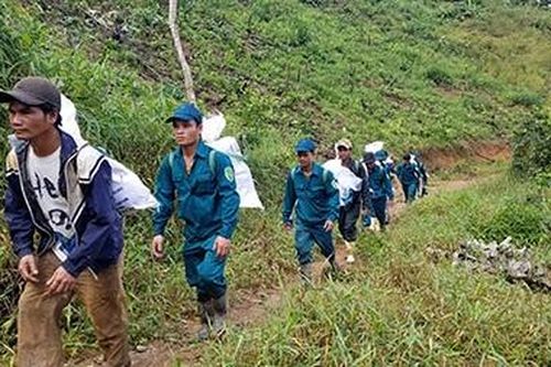 Những nẻo đường cõng hàng cứu trợ