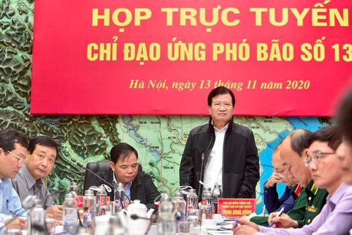 Từ sáng mai, bão số 13 gây mưa rất to ở miền Trung, hơn 160.000 hộ dân phải sơ tán