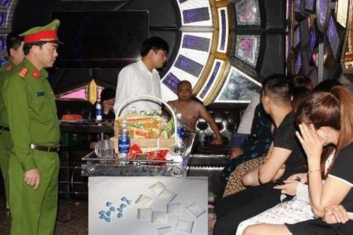 Hà Nam: Nhóm thanh niên 'mở tiệc' ma túy trong quán karaoke vừa bị bắt giữ là ai?