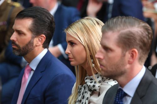 Con ông Trump mâu thuẫn việc khuyên cha nhận thua