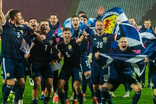 Bóng đá hôm nay 13/11: Scotland giành vé dự EURO 2021. Rakitic tiết lộ mối quan hệ Messi với Griezmann
