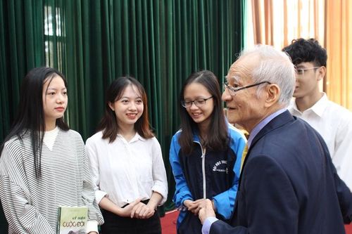 Tri ân nhà giáo, trao học bổng cho học sinh, sinh viên tại Thanh Hóa