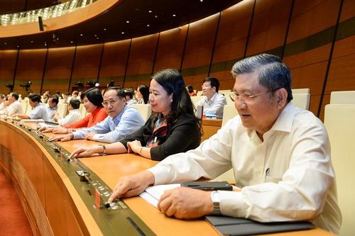 Quốc hội thông qua Luật đưa người VN đi làm việc ở nước ngoài (sửa đổi) và Luật Thỏa thuận quốc tế