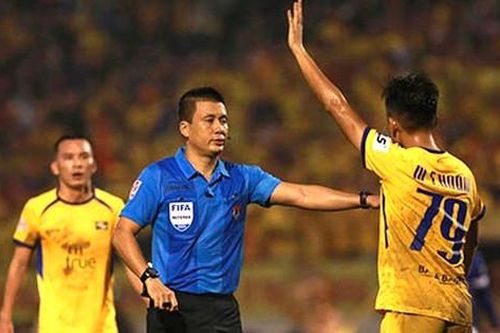Thầy giáo tiểu học ở Hà Nội lần thứ 2 liên tiếp giành Còi vàng Việt Nam
