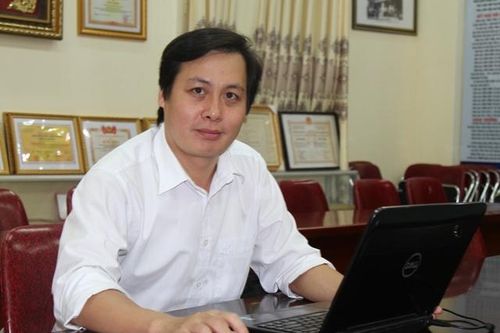 Thầy giáo Vũ Công Minh: 'Yêu nghề tôi nguyện cống hiến sức trẻ'
