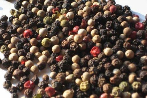 Giá hồ tiêu hôm nay 13/11: Cán mốc 58.000 đồng/kg