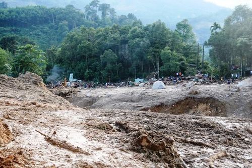 Quảng Nam khẩn cấp sơ tán 10 nghìn hộ dân ở vùng nguy cơ sạt lở