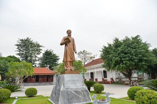 Phan Bội Châu - con người hào kiệt