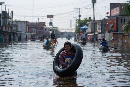 Mưa lớn gây ra lũ lụt nghiêm trọng tại Mexico và Mỹ