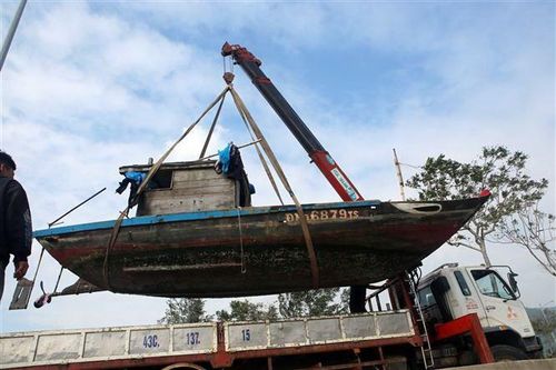 Đà Nẵng, Thanh Hóa triển khai nhiều phương án ứng phó với bão số 13