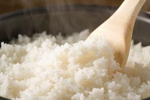 6 mẹo giúp bà nội trợ xử lý nhanh nồi cơm bị khê