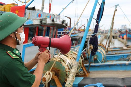 Ứng phó với bão số 13, Đà Nẵng yêu cầu di dời dân trước 11h ngày 14/11