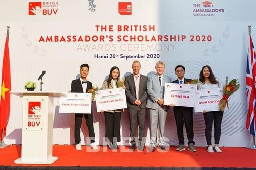 Đại học Anh Quốc Việt Nam nâng giá trị quỹ học bổng và hỗ trợ tài chính lên 53 tỷ đồng
