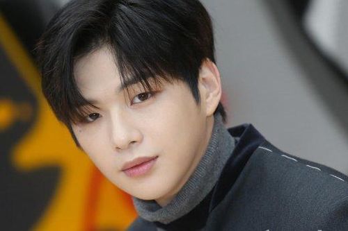 Kang Daniel phỏng vấn hậu chia tay Jihyo (TWICE): Mặt mũm mĩm, buồn lãng mạn!