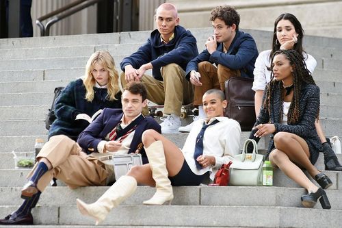 Huyền thoại Gossip Girl trở lại với dàn cast mới toanh