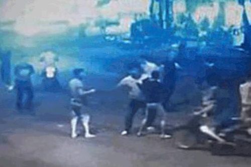 Chia tay đòi quà, nam thanh niên bị bạn cùng phòng của người yêu cũ đánh chấn thương