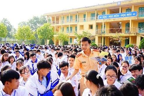 Tuyên truyền 'Chìa khóa vàng' đảm bảo an toàn giao thông