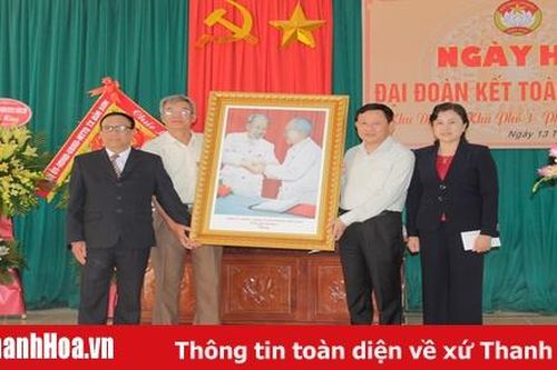 Phó Chủ tịch UBND tỉnh Nguyễn Văn Thi dự ngày hội đại đoàn kết tại thị xã Bỉm Sơn