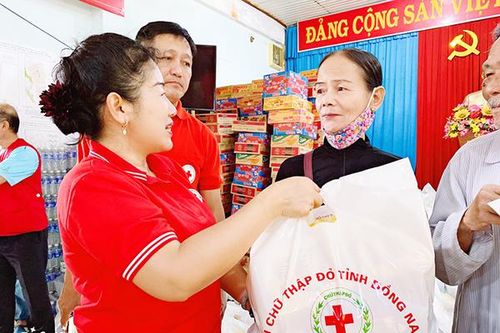 Nghĩa tình Đồng Nai với đồng bào miền Trung