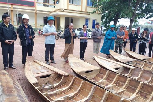Những chiếc ghe nghĩa tình