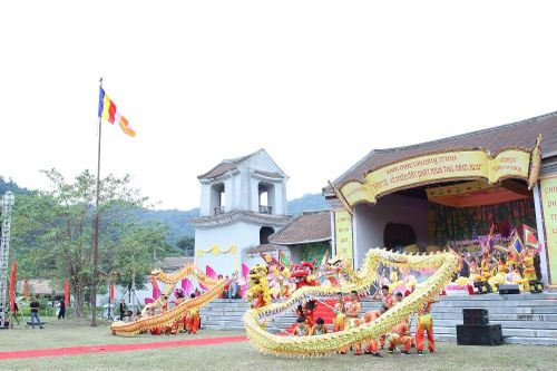Quảng Ninh: Hai công trình tuyệt tác trên miền đất Phật