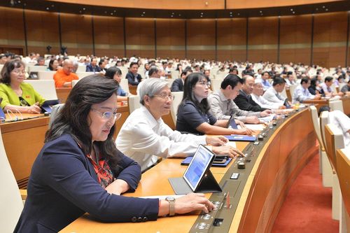 Cấm thu tiền môi giới để đưa người lao động ra nước ngoài làm việc