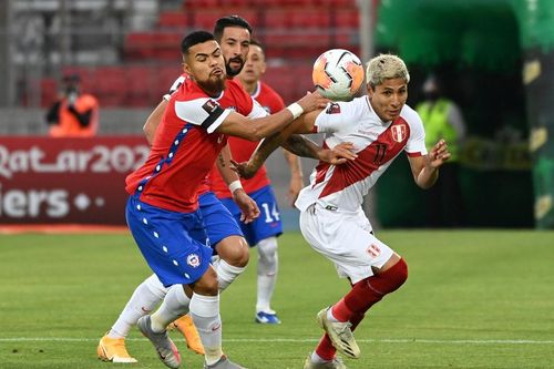 Vidal giúp Chile thắng trận đầu tiên tại vòng loại World Cup 2022