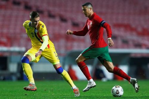 Cựu HLV MU: 'Ronaldo có thể chơi bóng đến năm 41 tuổi'