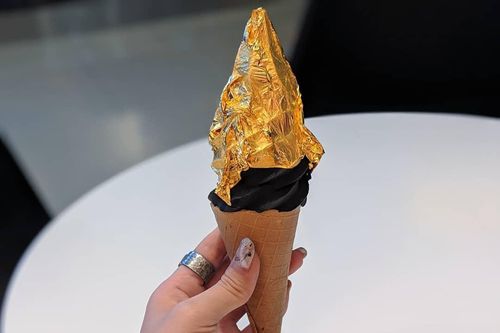 Loạt món dát vàng thu hút giới trẻ ở Sài thành