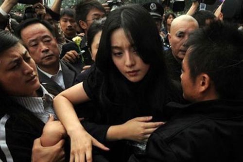 Những lần Chân Tử Đan, Phạm Băng Băng bỏ về vì bị coi thường