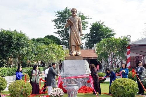 Nghệ An tưởng niệm 80 năm ngày mất và khánh thành tượng đài nhà chí sĩ yêu nước Phan Bội Châu