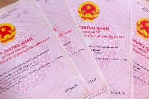 Diện tích đất thực tế khác sổ đỏ, cấp đổi hay thu hồi sổ?