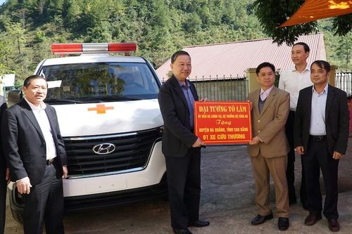 Bộ trưởng Công an Tô Lâm dự Ngày hội đại đoàn kết tại Cao Bằng