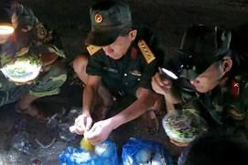 Xuyên đêm tìm kiếm nạn nhân tại Bắc Trà My