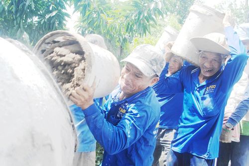 Đội xây cầu thiện nguyện U90