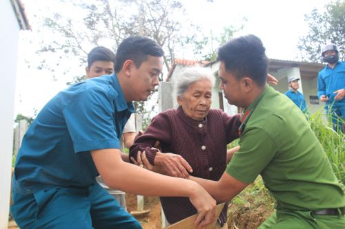 Đà Nẵng 'chạy đua' chống cơn bão số 13
