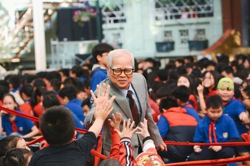 Những người chèo lái ngôi trường hạnh phúc