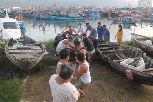 Ứng phó bão số 13: Khẩn cấp sơ tán hàng trăm nghìn hộ dân