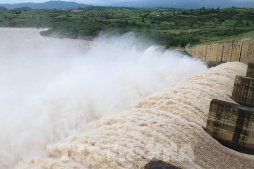 Xử nghiêm thủy điện Thượng Nhật tích nước 'chui', vi phạm chống bão