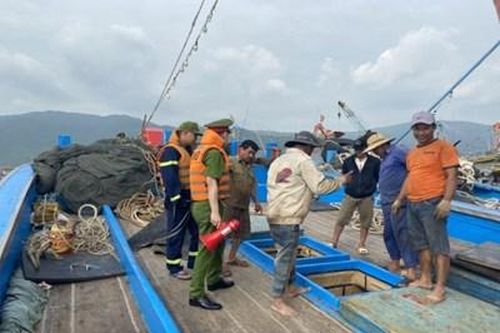 Đà Nẵng 'nóng rực' chuẩn bị đối phó với bão số 13
