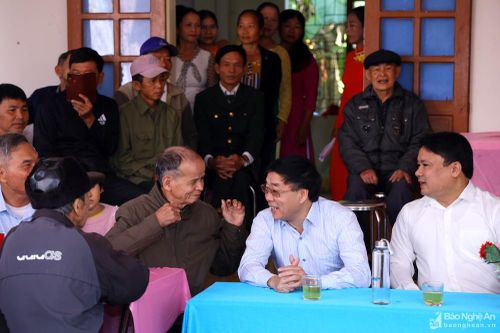 Phó Bí thư Thường trực Tỉnh ủy Nguyễn Văn Thông dự Ngày hội Đại đoàn kết tại Đô Lương