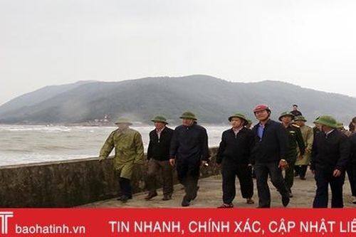 Chủ tịch UBND tỉnh: Sơ tán ngay người dân ra khỏi vùng nguy hiểm